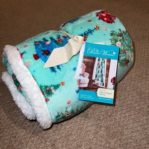 Velvet plush throw blanket NEW!